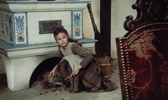 Scéna z filmu Tři oříšky pro Popelku