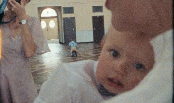 Scéna z filmu Osem milimetrov rodiny